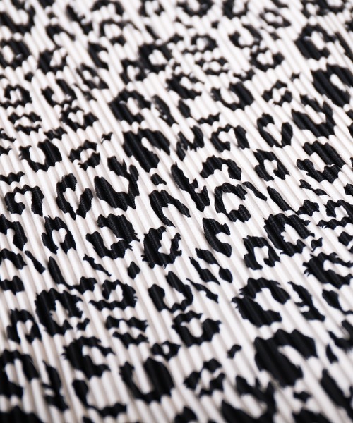 libelle more（リベル モア）の「<美脚>セミワイドパンツ プリーツパンツ【ヒョウ柄】（その他パンツ・レディース・ホワイト×ブラック/ブラック×ホワイト・M/L）」の3枚目の写真