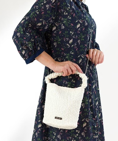 BarcosBlue(バルコスブルー)の「【BarcosBlue/バルコスブルー】ギャザーデザイン2wayミニバッグ(ハンドバッグ・レディース・ベージュ/ホワイト/ブラック・ONE SIZE)」の1枚目の写真