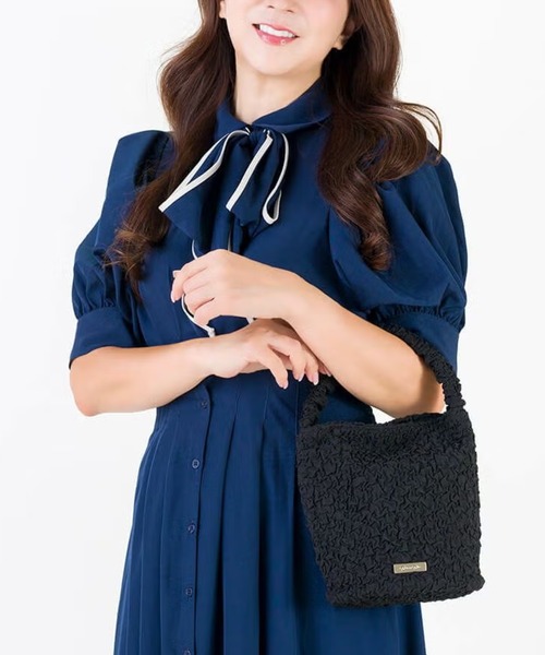 BarcosBlue(バルコスブルー)の「【BarcosBlue/バルコスブルー】ギャザーデザイン2wayミニバッグ(ハンドバッグ・レディース・ベージュ/ホワイト/ブラック・ONE SIZE)」の5枚目の写真