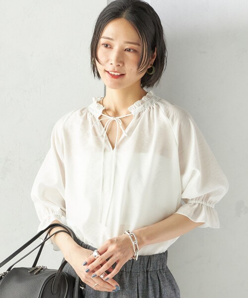 SHIPS(シップス)の「〈洗濯機可能〉前後 2WAY フリル リボン シアー ブラウス(シャツ/ブラウス・レディース・オフホワイト/ブラック/ライトグリーン・ONE SIZE)」の11枚目の写真