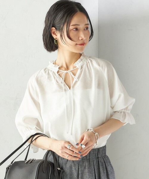 SHIPS(シップス)の「〈洗濯機可能〉前後 2WAY フリル リボン シアー ブラウス(シャツ/ブラウス・レディース・オフホワイト/ブラック/ライトグリーン・ONE SIZE)」の15枚目の写真