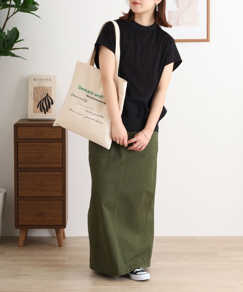 EGLANTINE(エグランティーヌ)の「EGLANTINE バックタックデザインTシャツ 素材切り替え 裾シアーカットソー(Tシャツ/カットソー・レディース・チャコールグレー/オフホワイト/ブラック・40)」の13枚目の写真