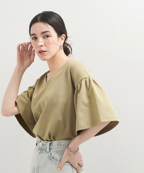 le cercle ADAM ET ROPE'(ルセルクルアダムエロペ)の「【UVケア】袖ボリュームTシャツ(Tシャツ/カットソー・レディース・グレー系その他/ネイビー/グリーン系その他2・FREE)」の3枚目の写真