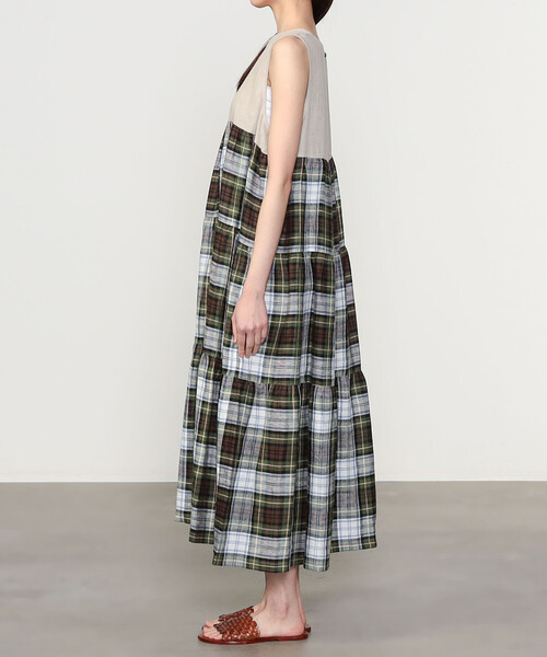 O'NEIL of DUBLIN（オニールオブダブリン）の「O'NEIL OF DUBLIN | リネン ティアードワンピース WOMEN（ワンピース・レディース・ベージュ系その他/ブラック系その他・8）」の4枚目の写真