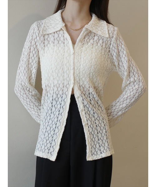 amel(エイメル)の「フラワーエンボスシャツカーディガン/アイボリー(シャツ/ブラウス・レディース・アイボリー・FREE)」の4枚目の写真