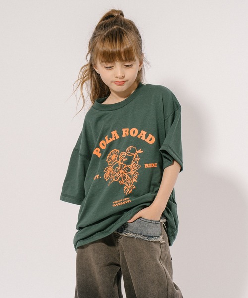 URBAN CHERRY(アーバンチェリー)の「【POLAROAD/ポーラロード】ステッチフラワーロゴオーバーサイズTシャツ(Tシャツ/カットソー・キッズ・ブラック/グリーン/ホワイト・150cm/140cm/120cm/160cm/130cm)」の3枚目の写真