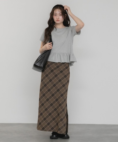 HEILIS(ヘイリス)の「裾フリル半袖ペプラムカットソー / フリルトップス ロンT ロングtシャツ 韓国 ガーリー バレエコア ブロケットコア スポーツミックス フレンチシック 半袖 春服 夏服 クルーネック Tシャツ カジュアル レイヤード ブラック アイボリー オフホワイト グレー(Tシャツ/カットソー・レディース・アイボリー/ブラック/グレー・FREE)」の15枚目の写真