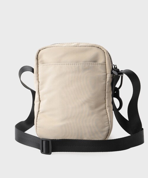 OPAQUE.CLIP（オペークドットクリップ）の「【ペットボトルショルダー付き】軽量ミニショルダーバッグ（ショルダーバッグ・レディース・ブラック/ベージュ/グレー・00）」の16枚目の写真