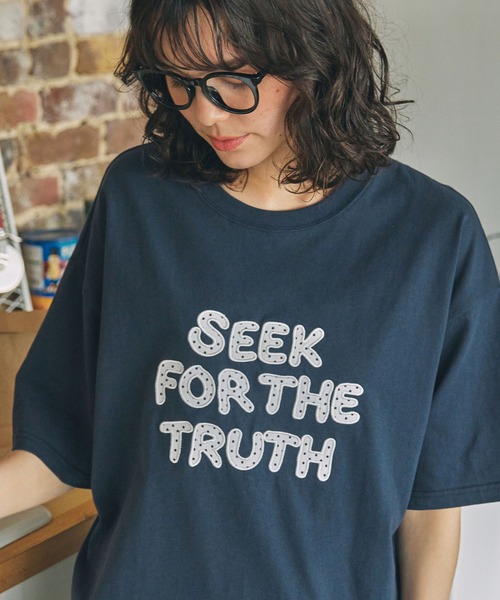 MONO-MART LADY'S（モノマートレディース）の「メッセージ ロゴ アップリケ刺繍 Tシャツ（Tシャツ/カットソー・レディース・アイボリー/ネイビー・FREE）」の11枚目の写真