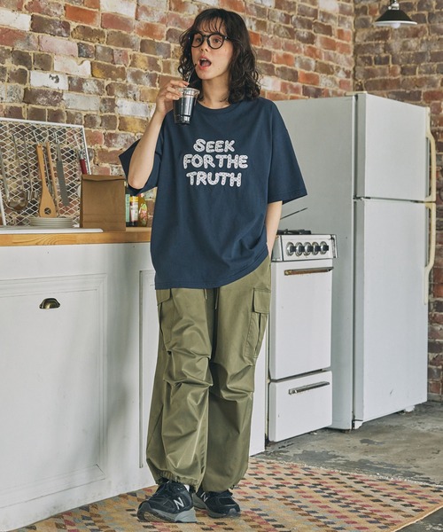 MONO-MART LADY'S（モノマートレディース）の「メッセージ ロゴ アップリケ刺繍 Tシャツ（Tシャツ/カットソー・レディース・アイボリー/ネイビー・FREE）」の15枚目の写真