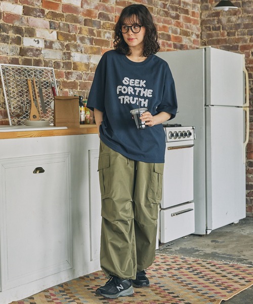 MONO-MART LADY'S（モノマートレディース）の「メッセージ ロゴ アップリケ刺繍 Tシャツ（Tシャツ/カットソー・レディース・アイボリー/ネイビー・FREE）」の16枚目の写真