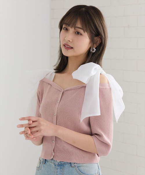 REDYAZEL（レディアゼル）の「ショルダーリボンオフショルニットトップス（カーディガン/ボレロ・レディース・ホワイト/ピンク/ブラック/グリーン・FREE）」の4枚目の写真