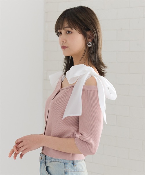 REDYAZEL（レディアゼル）の「ショルダーリボンオフショルニットトップス（カーディガン/ボレロ・レディース・ホワイト/ピンク/ブラック/グリーン・FREE）」の19枚目の写真