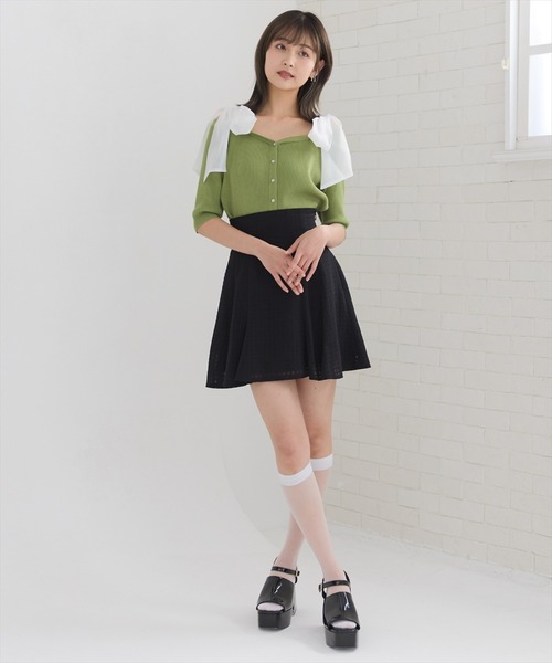 REDYAZEL（レディアゼル）の「ショルダーリボンオフショルニットトップス（カーディガン/ボレロ・レディース・ホワイト/ピンク/ブラック/グリーン・FREE）」の12枚目の写真