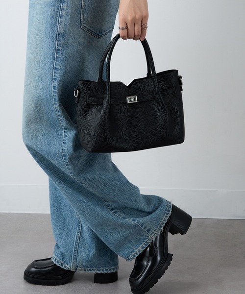 MAISON BREEZE（メゾンブリーズ）の「【MAISON BREEZE】ベルト付き2WAYPUレザーバッグ ショルダーバッグ KNF-TP（ショルダーバッグ・レディース・ブラック/アイボリー/ブラウン・FREE）」の10枚目の写真