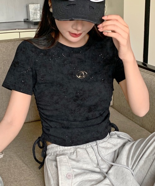 Sibra(シブラ)の「くしゅっとギャザー×光沢メタルパーツが映えるスモーキーTシャツ/こなれ感漂う大人カジュアルにマスト(Tシャツ/カットソー・レディース・ベージュ/ホワイト/ブラック・M)」の17枚目の写真