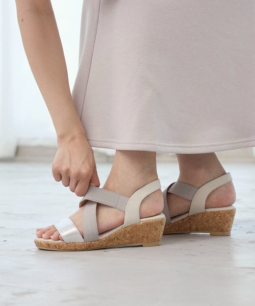 Pitti（ピッティ）の「【WEB限定】コルクウエッジサンダル（サンダル・レディース・ゴールド/ブラック/シルバー・S/L/M）」の19枚目の写真