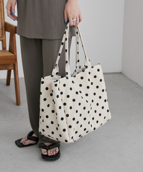 Aunt Marie's(アントマリーズ)の「ドット柄BIGトート/大容量/旅行/お買い物にも(トートバッグ・レディース・アイボリー/ブラック・FREE)」の10枚目の写真
