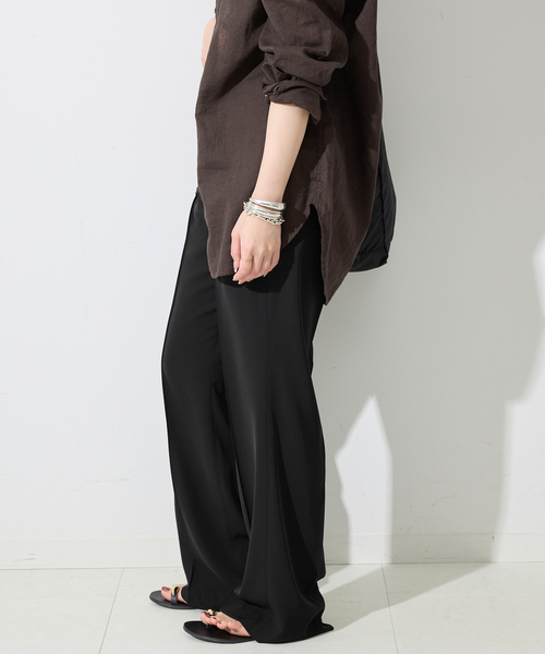 SLOBE IENA（スローブイエナ）の「《4サイズ展開/WEB限定/追加》ピンタックセミフレアパンツ（その他パンツ・レディース・ブラック・34/36/38/40）」の5枚目の写真