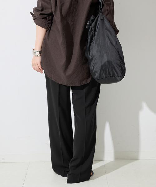 SLOBE IENA（スローブイエナ）の「《4サイズ展開/WEB限定/追加》ピンタックセミフレアパンツ（その他パンツ・レディース・ブラック・34/36/38/40）」の6枚目の写真