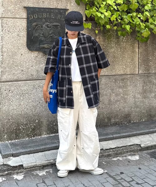 CIAOPANIC TYPY（チャオパニックティピー）の「【ユニセックスで着れる】コットンリネンカバーオールシャツ（シャツ/ブラウス・メンズ・ブラック/ブルー/ベージュ/ネイビー・LARGE/MEDIUM）」の6枚目の写真