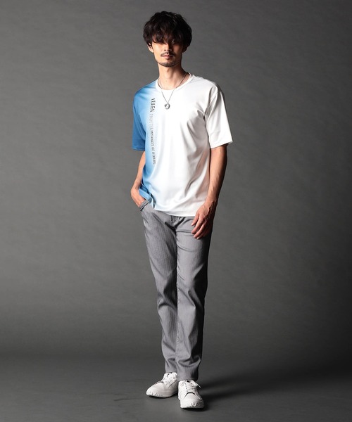 NICOLE CLUB FOR MEN（ニコルクラブフォーメン）の「【２５モデルEC限定再販売】ストレッチポンチ　縦ロゴグラデーションTシャツ（Tシャツ/カットソー・メンズ・ブルー系/グレー系・MEDIUM/LARGE/X-LARGE）」の4枚目の写真