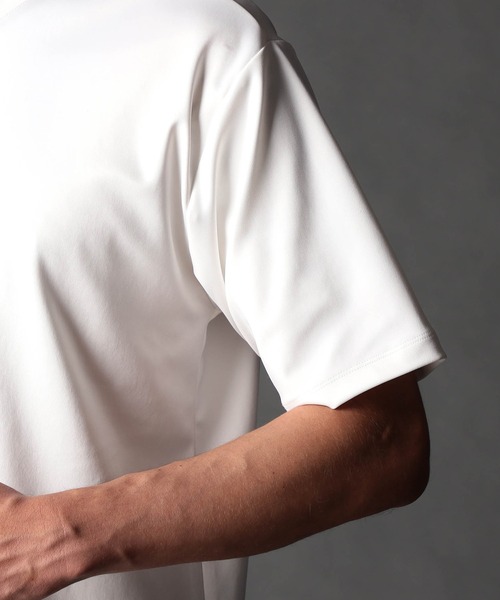 NICOLE CLUB FOR MEN（ニコルクラブフォーメン）の「【２５モデルEC限定再販売】ストレッチポンチ　縦ロゴグラデーションTシャツ（Tシャツ/カットソー・メンズ・ブルー系/グレー系・MEDIUM/LARGE/X-LARGE）」の8枚目の写真