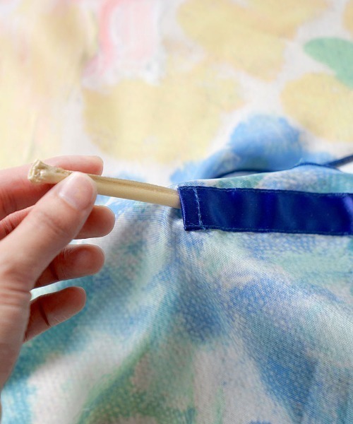 10mois（ディモワ）の「【マティス×10mois(ディモワ)】アンリ・マティス ナーシングスカーフ コリウールの風景 / 授乳ケープ（授乳ケープ/授乳クッション・レディース・マルチ・ONESIZE）」の8枚目の写真