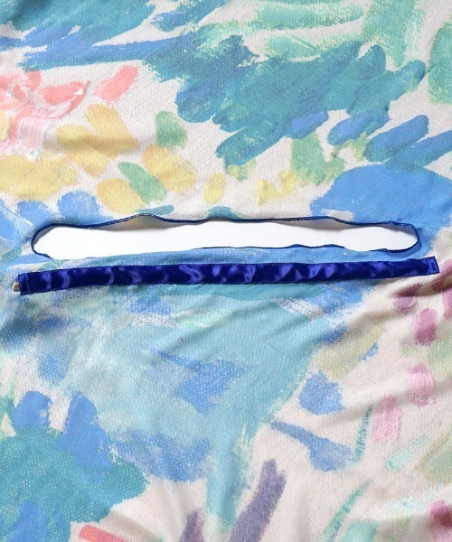 10mois（ディモワ）の「【マティス×10mois(ディモワ)】アンリ・マティス ナーシングスカーフ コリウールの風景 / 授乳ケープ（授乳ケープ/授乳クッション・レディース・マルチ・ONESIZE）」の7枚目の写真