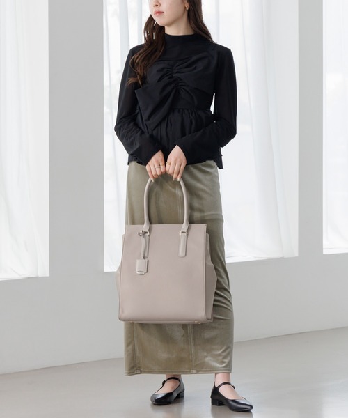 Jewelna Rose(ジュエルナローズ)の「OLバッグ・エト エアリィ 縦型トートバッグ 16272(トートバッグ・レディース・ブラック/グレイッシュベージュ/ライトピンク・FREE)」の10枚目の写真