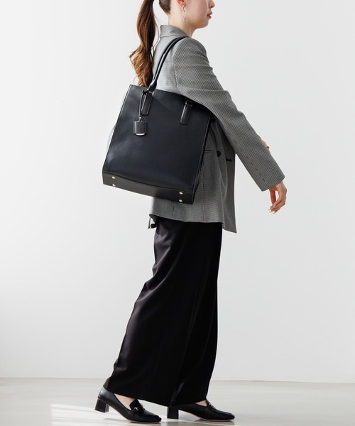 Jewelna Rose(ジュエルナローズ)の「OLバッグ・エト エアリィ 縦型トートバッグ 16272(トートバッグ・レディース・ブラック/グレイッシュベージュ/ライトピンク・FREE)」の4枚目の写真