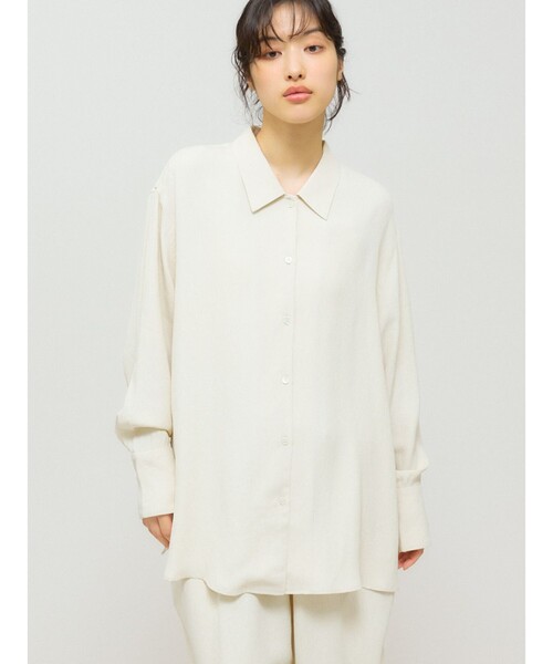MIDIUMISOLID(ミディウミソリッド)の「MIDIUMISOLID for Ladies リラックスジャカードシャツ(シャツ/ブラウス・レディース・ブラック/アイボリー・FREE)」の1枚目の写真