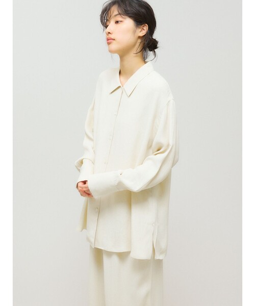 MIDIUMISOLID(ミディウミソリッド)の「MIDIUMISOLID for Ladies リラックスジャカードシャツ(シャツ/ブラウス・レディース・ブラック/アイボリー・FREE)」の6枚目の写真