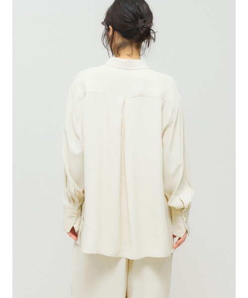 MIDIUMISOLID(ミディウミソリッド)の「MIDIUMISOLID for Ladies リラックスジャカードシャツ(シャツ/ブラウス・レディース・ブラック/アイボリー・FREE)」の8枚目の写真