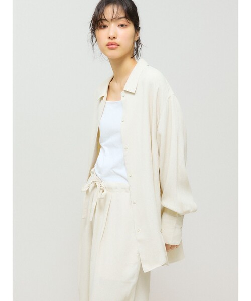 MIDIUMISOLID(ミディウミソリッド)の「MIDIUMISOLID for Ladies リラックスジャカードシャツ(シャツ/ブラウス・レディース・ブラック/アイボリー・FREE)」の9枚目の写真
