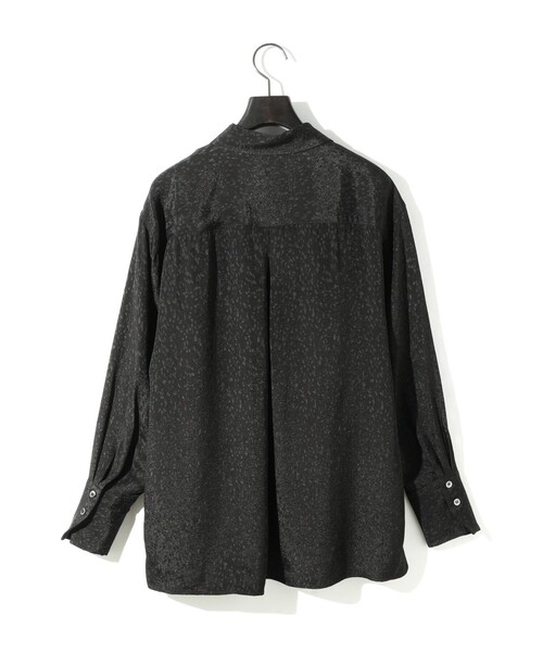 MIDIUMISOLID(ミディウミソリッド)の「MIDIUMISOLID for Ladies リラックスジャカードシャツ(シャツ/ブラウス・レディース・ブラック/アイボリー・FREE)」の19枚目の写真