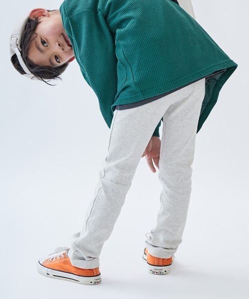 devirock(デビロック)の「ウルトラストレッチパンツ(綿95%やわらかタッチ)(その他パンツ・キッズ・パープル系その他3/ブラウン系その他2/カーキ/ピンク系その他/ブラウン系その他/イエロー系その他/ブラック/グレー系その他/グレイッシュベージュ/ブルー系その他3/ブルー系その他2/ブルー系その他4/パープル系その他2/パープル系その他/オートミール/ネイビー/ブルー系その他/グリーン系その他2/モカ/グリーン系その他・90cm/100cm/110cm/120cm/130cm/140cm/150cm/160cm)」の7枚目の写真