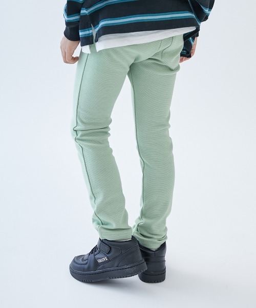 devirock(デビロック)の「ウルトラストレッチパンツ(綿95%やわらかタッチ)(その他パンツ・キッズ・パープル系その他3/ブラウン系その他2/カーキ/ピンク系その他/ブラウン系その他/イエロー系その他/ブラック/グレー系その他/グレイッシュベージュ/ブルー系その他3/ブルー系その他2/ブルー系その他4/パープル系その他2/パープル系その他/オートミール/ネイビー/ブルー系その他/グリーン系その他2/モカ/グリーン系その他・90cm/100cm/110cm/120cm/130cm/140cm/150cm/160cm)」の9枚目の写真
