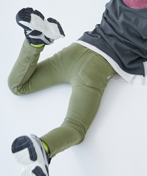 devirock(デビロック)の「ウルトラストレッチパンツ(綿95%やわらかタッチ)(その他パンツ・キッズ・パープル系その他3/ブラウン系その他2/カーキ/ピンク系その他/ブラウン系その他/イエロー系その他/ブラック/グレー系その他/グレイッシュベージュ/ブルー系その他3/ブルー系その他2/ブルー系その他4/パープル系その他2/パープル系その他/オートミール/ネイビー/ブルー系その他/グリーン系その他2/モカ/グリーン系その他・90cm/100cm/110cm/120cm/130cm/140cm/150cm/160cm)」の1枚目の写真