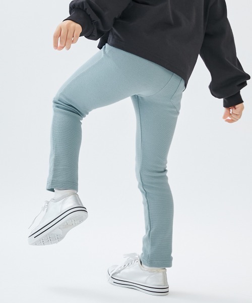 devirock(デビロック)の「ウルトラストレッチパンツ(綿95%やわらかタッチ)(その他パンツ・キッズ・パープル系その他3/ブラウン系その他2/カーキ/ピンク系その他/ブラウン系その他/イエロー系その他/ブラック/グレー系その他/グレイッシュベージュ/ブルー系その他3/ブルー系その他2/ブルー系その他4/パープル系その他2/パープル系その他/オートミール/ネイビー/ブルー系その他/グリーン系その他2/モカ/グリーン系その他・90cm/100cm/110cm/120cm/130cm/140cm/150cm/160cm)」の13枚目の写真
