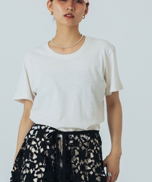 ROSE BUD(ローズバッド)の「BASIC S/S TEE(Tシャツ/カットソー・レディース・ホワイト/ブラウン/ブラック・ONE SIZE)」の1枚目の写真