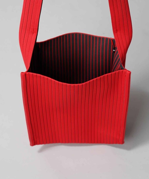 MAISON SPECIAL（メゾンスペシャル）の「《UNISEX》【EX】Knit Shoulder Tote Bag/ニットショルダートートバッグ【MAISON SPECIAL/メゾンスペシャル】（ショルダーバッグ・メンズ・レッド/ブラック/オフホワイト/シルバー・FREE）」の11枚目の写真