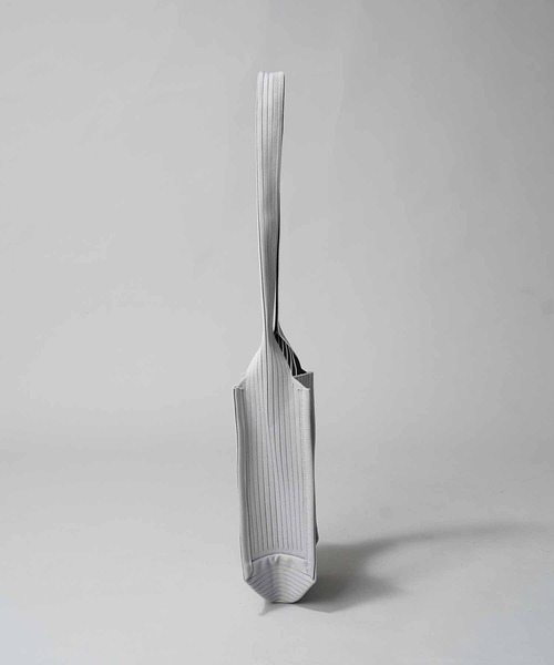 MAISON SPECIAL（メゾンスペシャル）の「《UNISEX》【EX】Knit Shoulder Tote Bag/ニットショルダートートバッグ【MAISON SPECIAL/メゾンスペシャル】（ショルダーバッグ・メンズ・レッド/ブラック/オフホワイト/シルバー・FREE）」の5枚目の写真