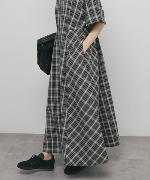 KBF（ケイビーエフ）の「チェックWIDEフレアワンピース（ワンピース・レディース・ブルー系その他/ブラック系その他・ONE）」の4枚目の写真