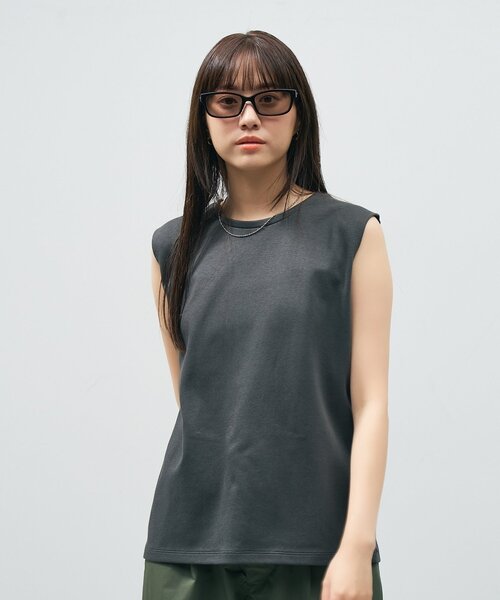 Zoff(ゾフ)の「【WEB 限定】Zoff|takashi kumagai ウェリントン型 サングラス|横長フレーム|カラーレンズ|紫外線対策 UVカット| レディース ユニセックス(サングラス・レディース・ブラック/ブラック系その他/グレー・FREE)」の19枚目の写真