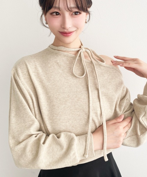 moment+(モーメントプラス)の「ストラップチョーカーネックリボンアシメワンショルダーニットソープルオーバー(Tシャツ/カットソー・レディース・ベージュ/ピンク/ブラック/グレー・M)」の16枚目の写真
