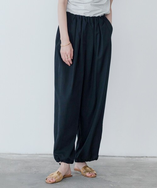 GALLEST（ギャレスト）の「ウエストギャザーパンツ（その他パンツ・レディース・ブラック/ボルドー・38/34）」の3枚目の写真