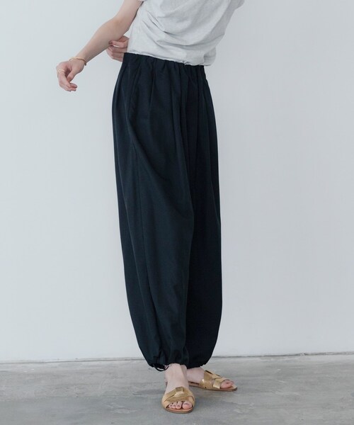 GALLEST（ギャレスト）の「ウエストギャザーパンツ（その他パンツ・レディース・ブラック/ボルドー・38/34）」の4枚目の写真