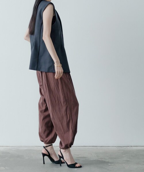 GALLEST（ギャレスト）の「ウエストギャザーパンツ（その他パンツ・レディース・ブラック/ボルドー・38/34）」の11枚目の写真