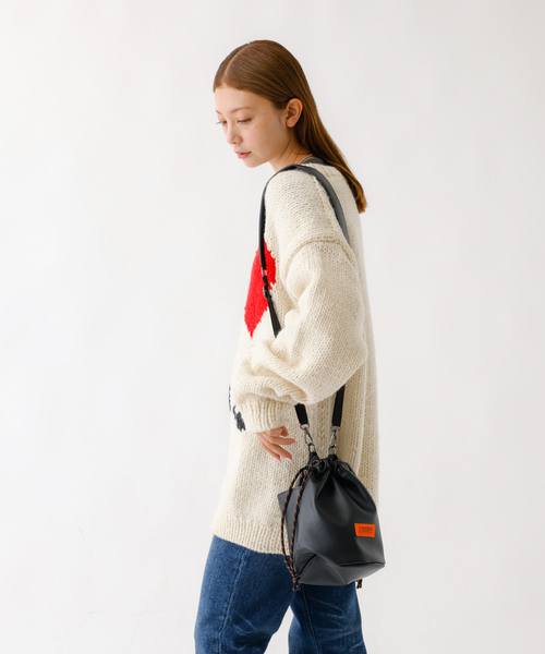 UNIVERSAL OVERALL（ユニバーサルオーバーオール）の「【UNIVERSALOVERALL / ユニバーサルオーバーオール】ECO leather purse/ポシェット/ユニセックス/エコレザー【WEB限定】（ショルダーバッグ・メンズ・ブラック/ブラウン/シルバー・フリー）」の4枚目の写真